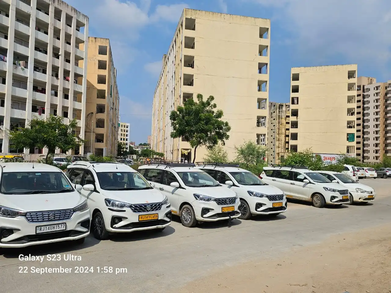 Jaipur to Delhi Taxi Service : One Way & Round Trip Cabs at Best Prices